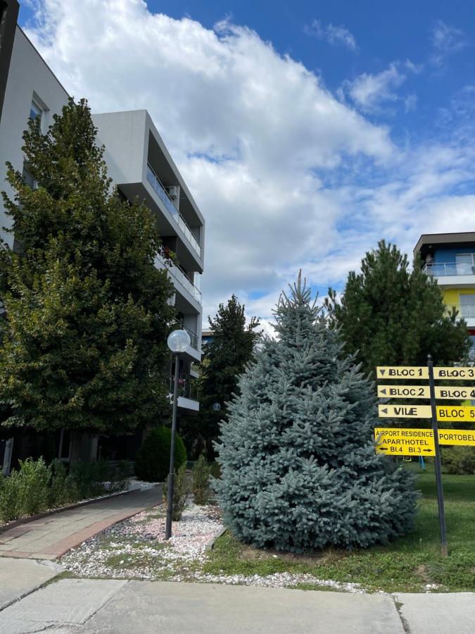 Bucharest Airport Henri Coanda & Therme-Self Check-In Otopeni Exterior photo